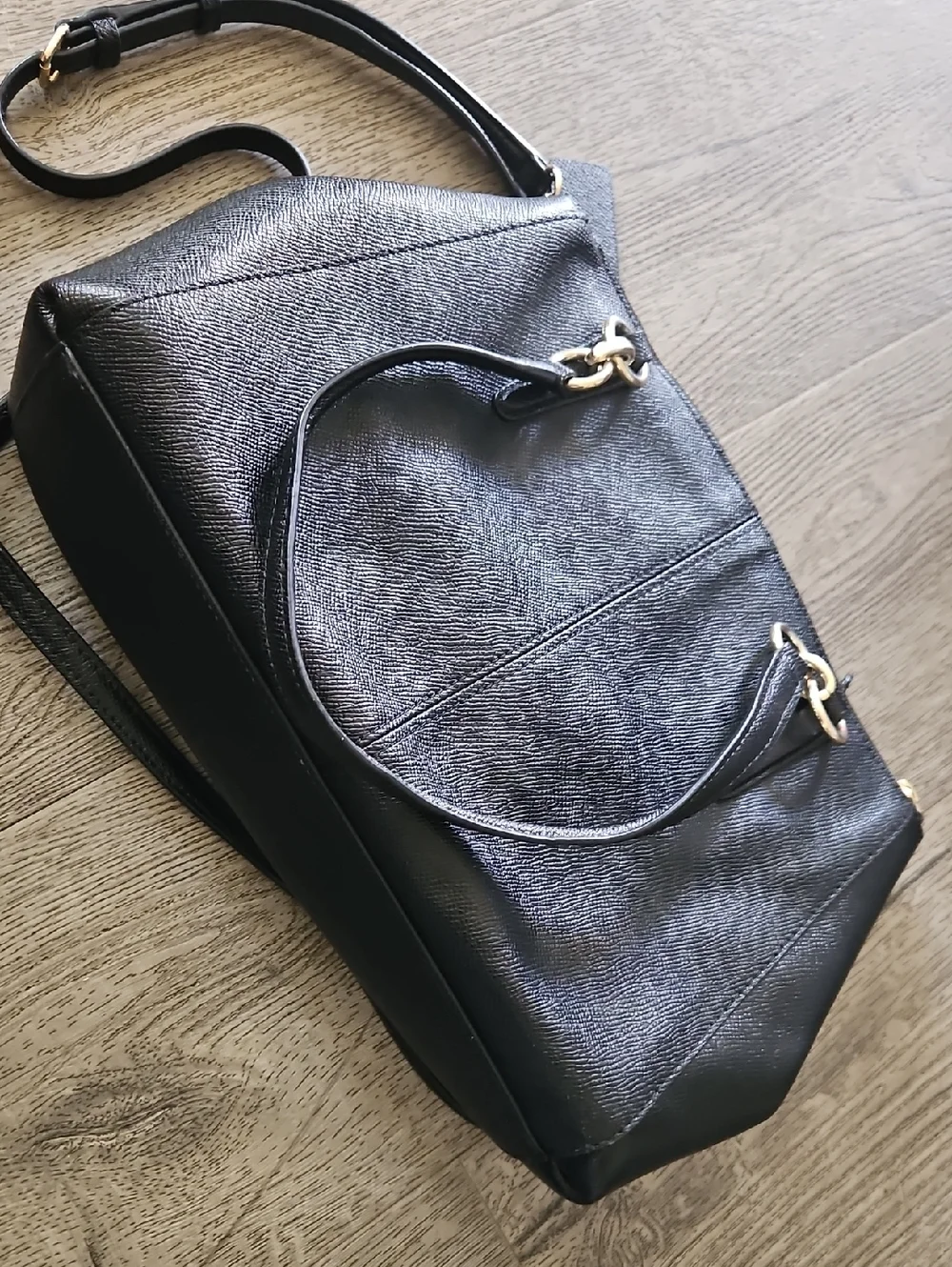 Coach Black Leather Shoulder Bag with Gold Accents - Picture 5 of 7
